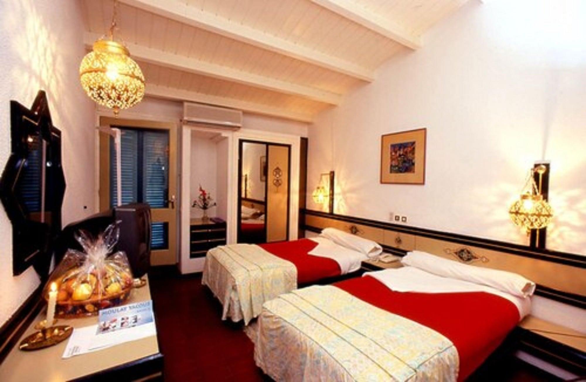 Hotel มัวเลย์ยาคูบ ภายนอก รูปภาพ
