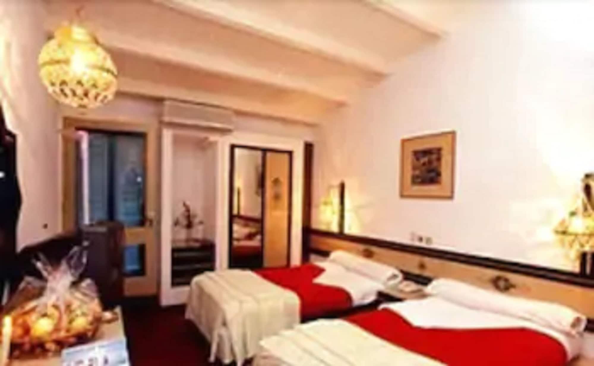 Hotel มัวเลย์ยาคูบ ภายนอก รูปภาพ